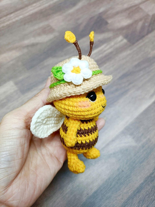 Bee keychain Crochet pattern, Bee crochet amigurumi